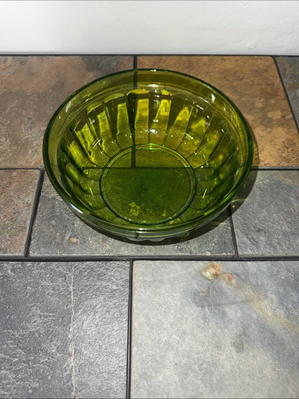 Source‎ Unknown Olive Green Glass Serving Bowl 7in